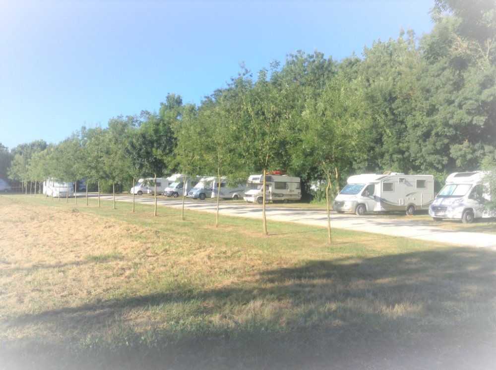 Aire camping-car  Maill (85420) - Photo 1